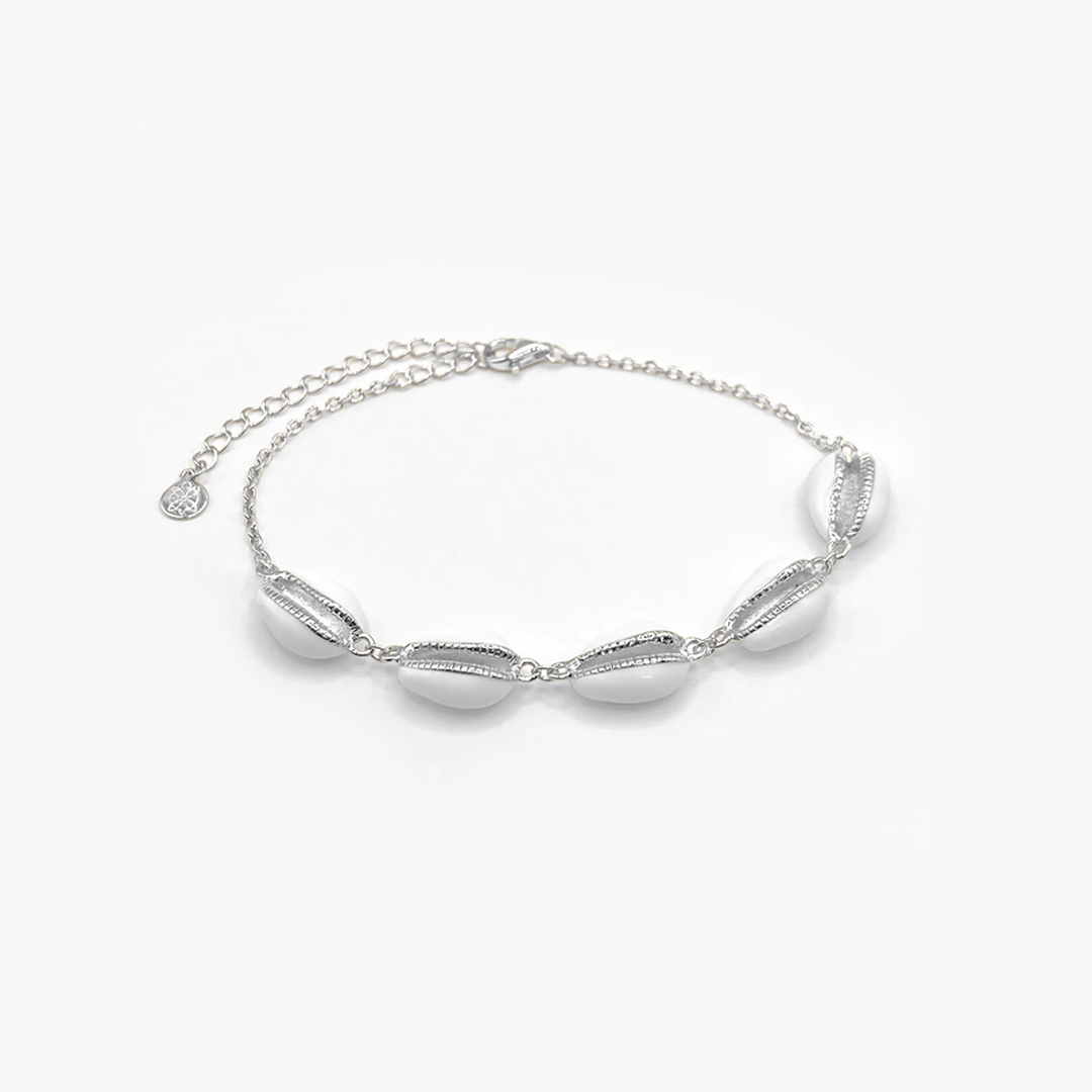 Enamel Shell Bracelet in White Gold